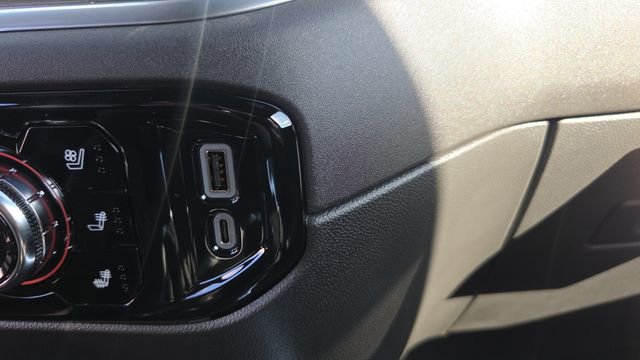 New 2026 GMC Sierra 1500 SLT w/ SLT Premium Package image 40