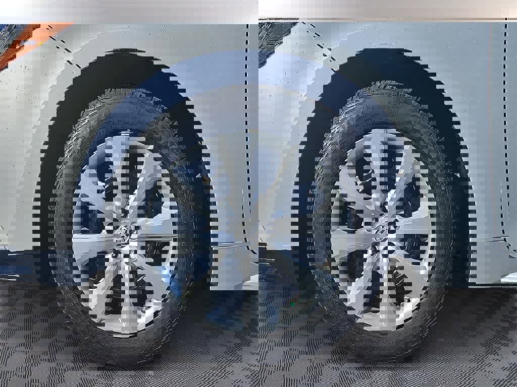 Used 2022 Toyota Corolla LE image 7