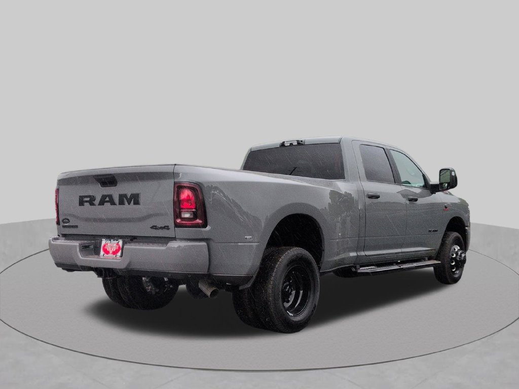 New 2026 RAM 3500 Big Horn AWD/4WD image 3