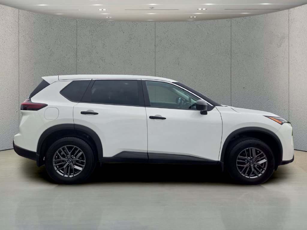 Used 2026 Nissan Rogue S FWD image 6