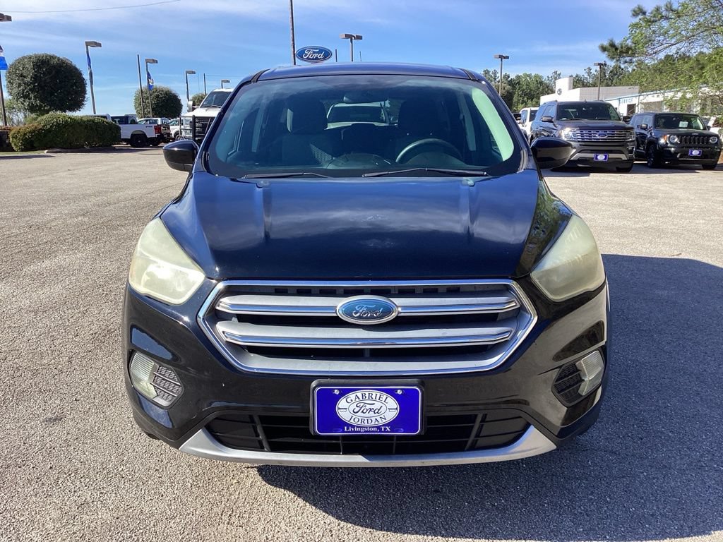 Used 2017 Ford Escape SE image 2