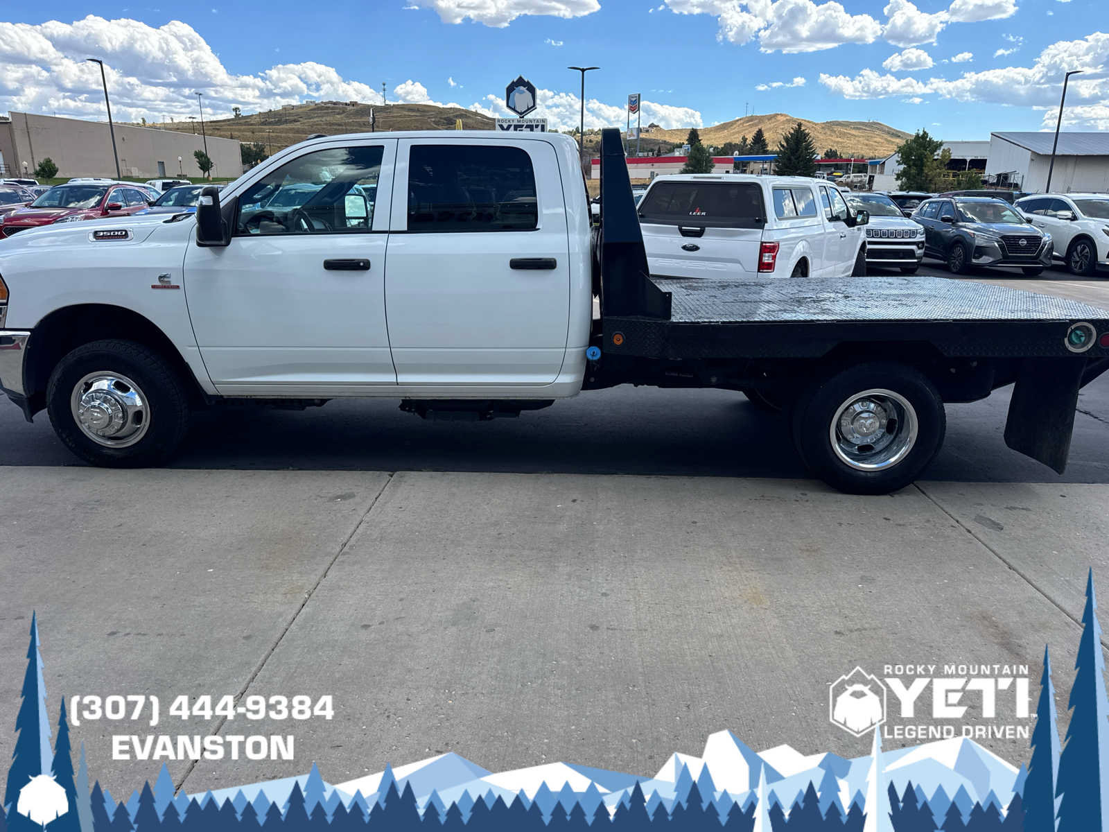 Used 2024 RAM 3500 Tradesman w/ Chrome Appearance Group AWD/4WD image 6