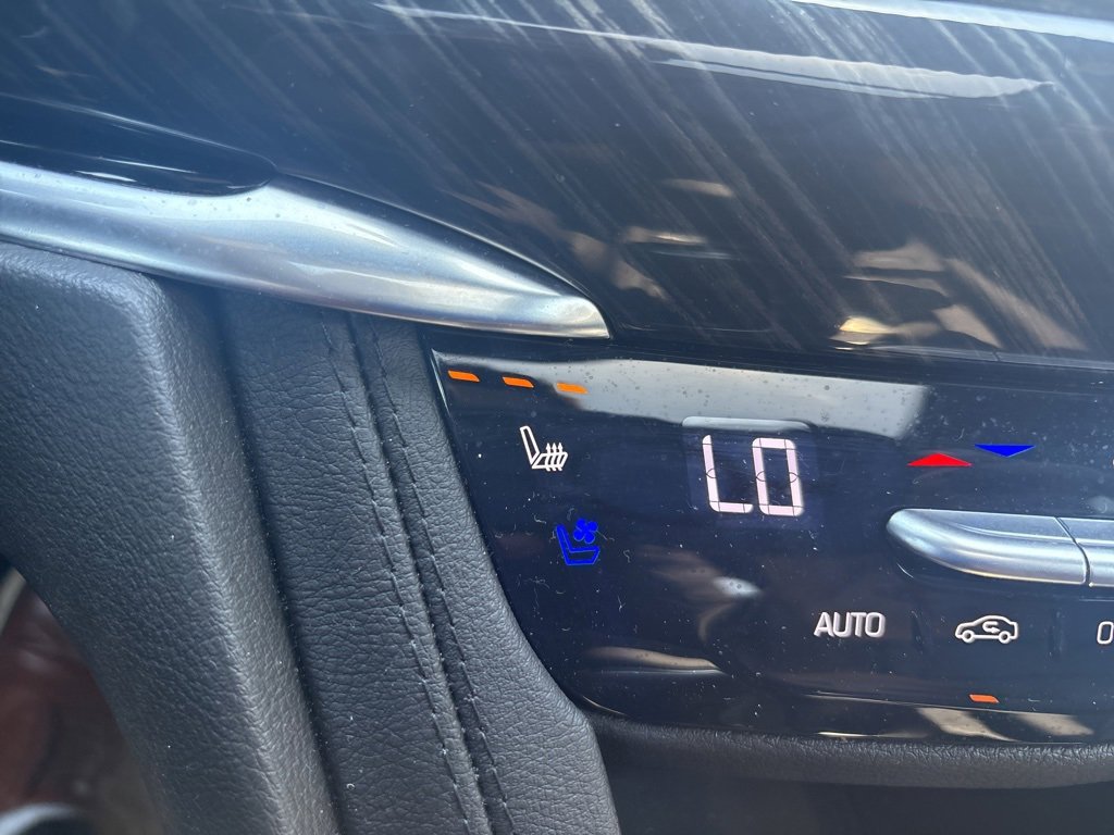 Certified 2025 Cadillac XT6 Premium Luxury image 38