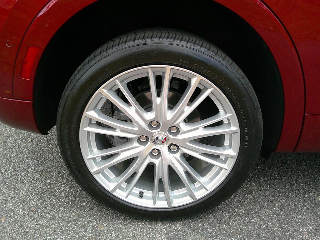 Used 2023 Buick Envision Avenir image 47