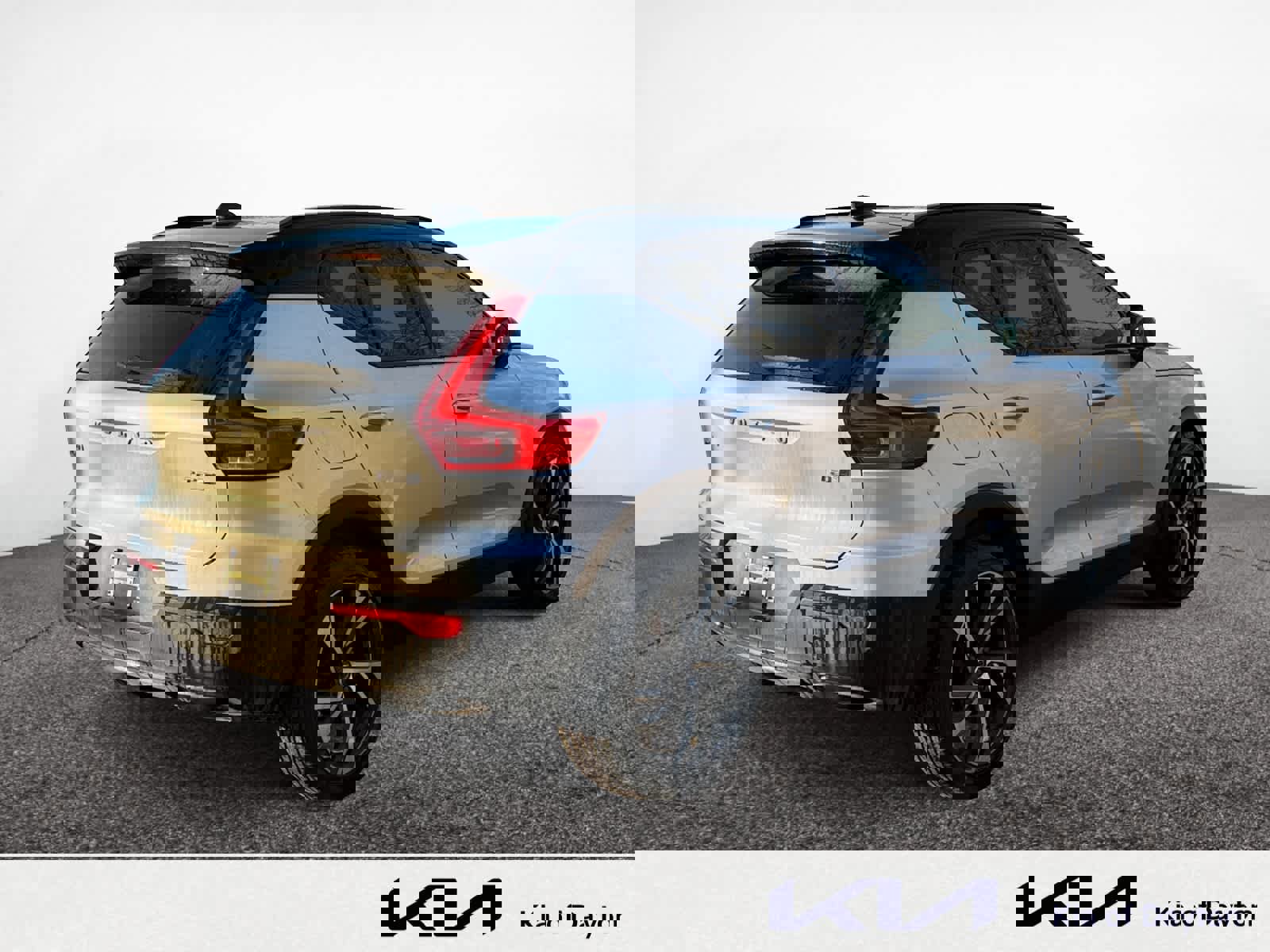 Used 2019 Volvo XC40 T5 R-Design image 5