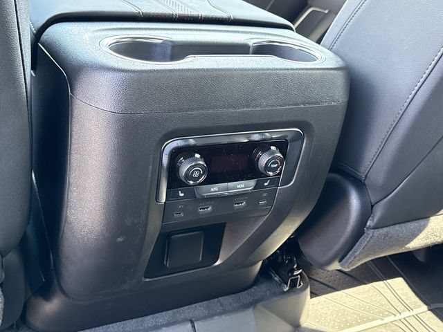 New 2026 Chevrolet Tahoe High Country AWD/4WD image 19