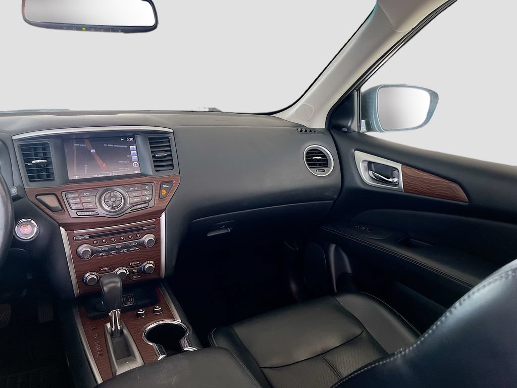 Used 2019 Nissan Pathfinder Platinum w/ Cargo Package FWD image 24