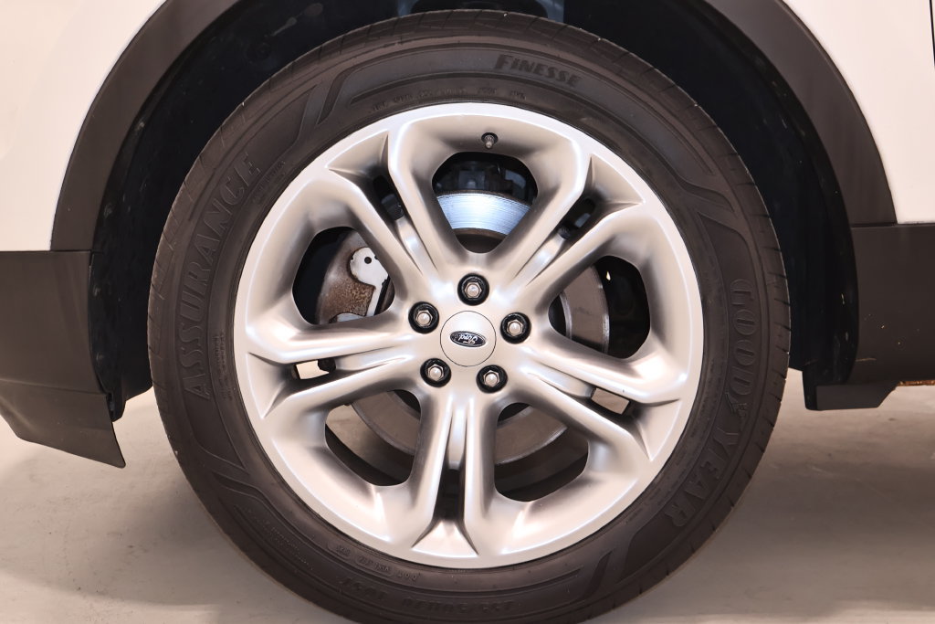 Used 2014 Ford Explorer Limited w/ Equipment Group 301A AWD/4WD image 46