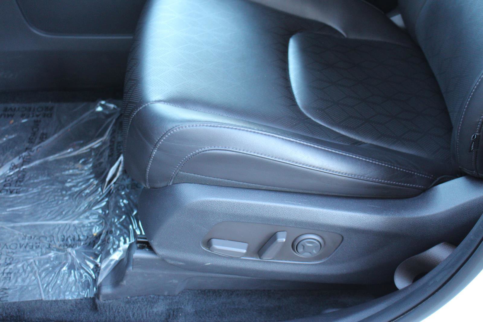 Certified 2025 Kia Carnival image 28