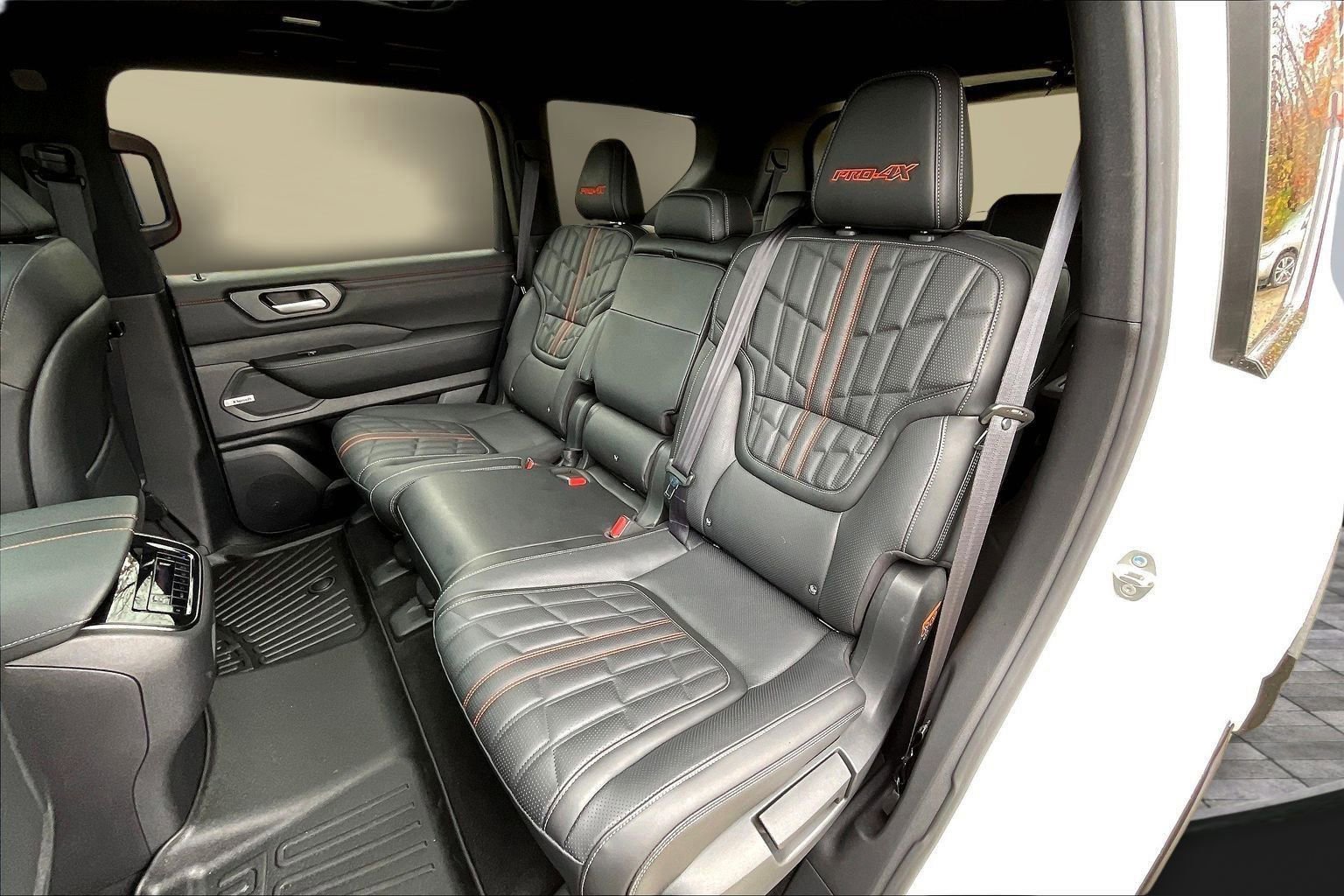 Used 2025 Nissan Armada PRO-4X w/ Pro-4X Premium Package image 34