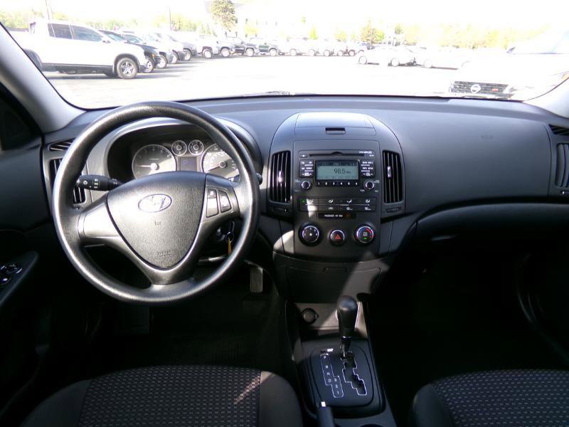 Used 2012 Hyundai Elantra GLS image 22