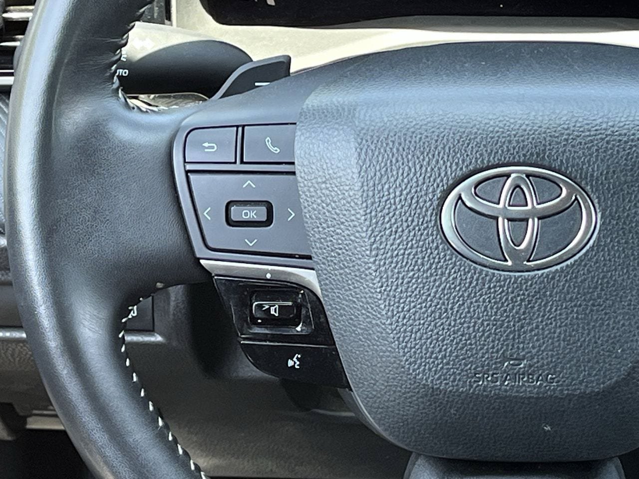 Used 2025 Toyota Camry SE FWD image 12