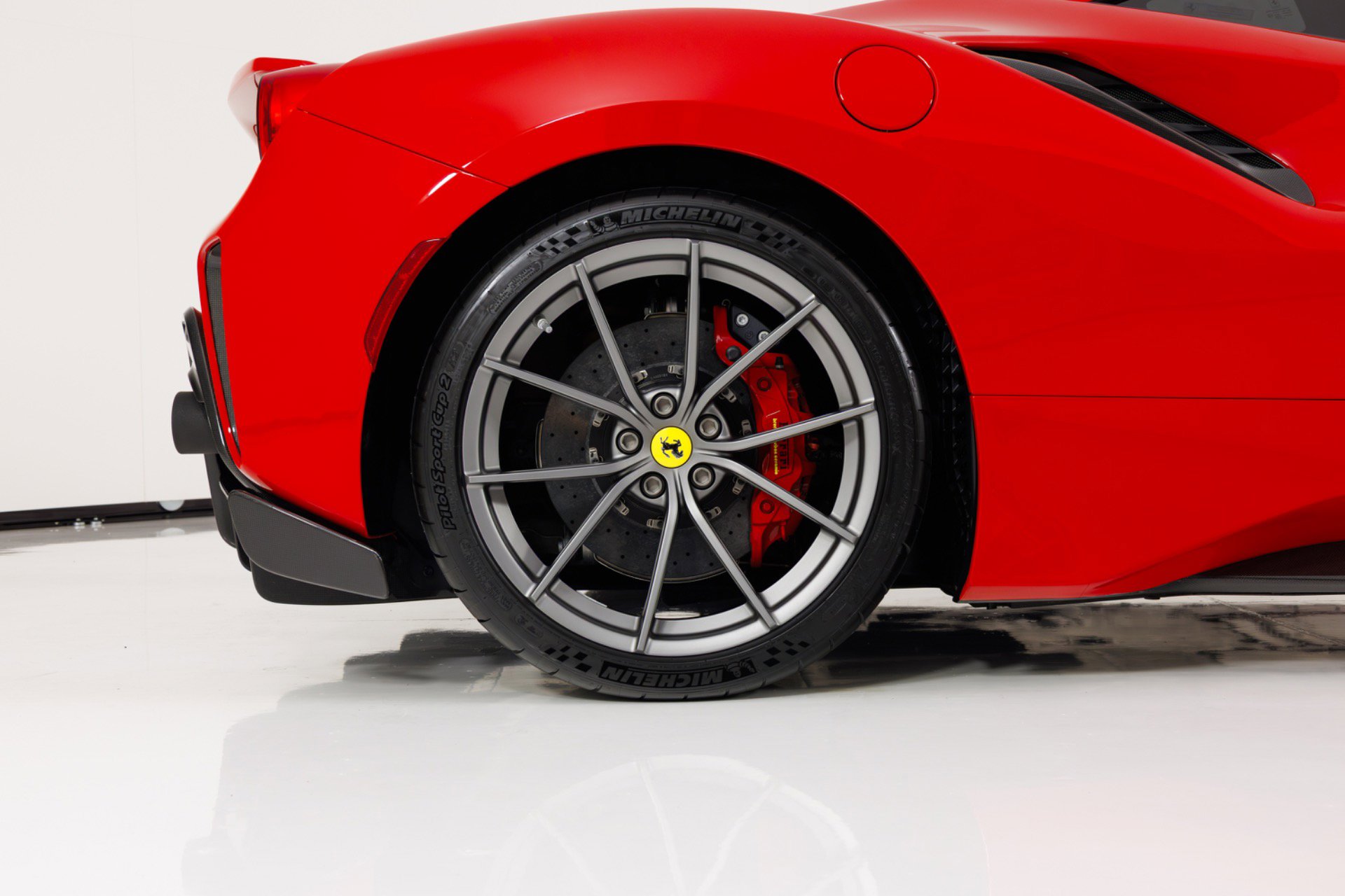 Used 2020 Ferrari 488 Pista Coupe image 12