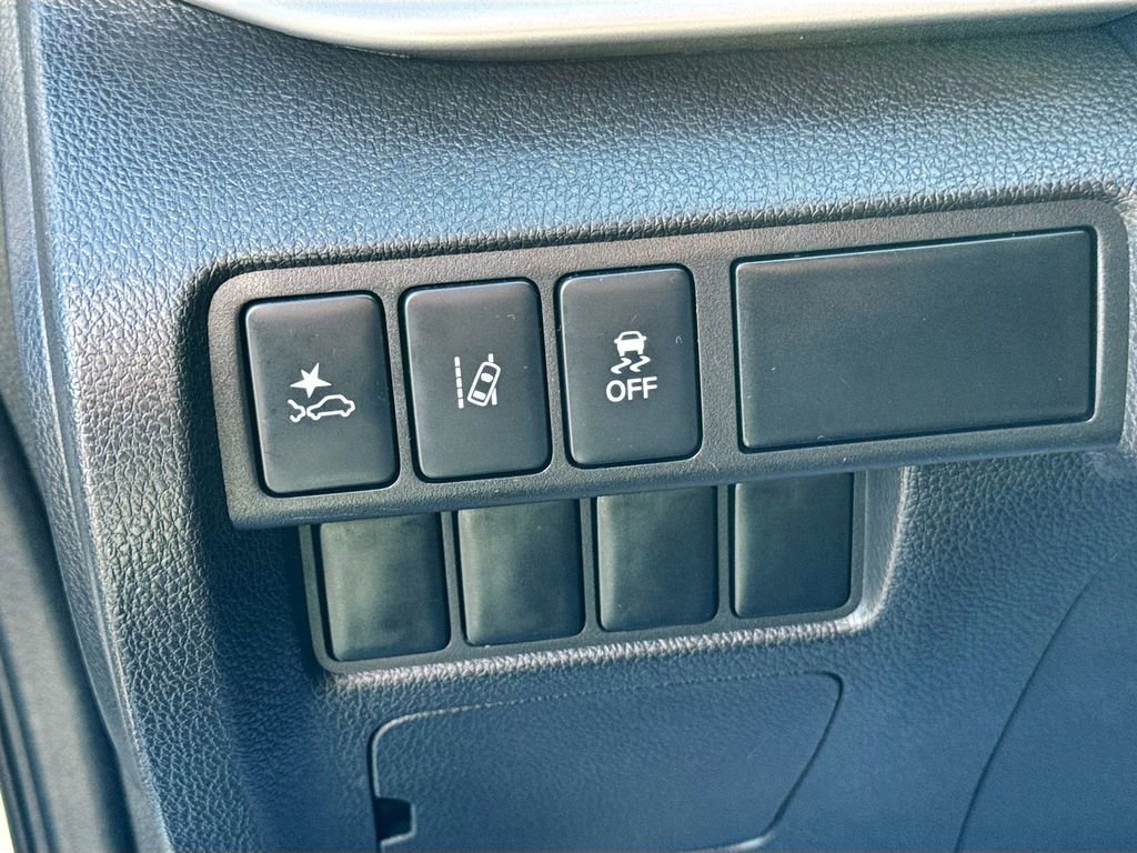 Used 2024 Mitsubishi Eclipse Cross LE image 10