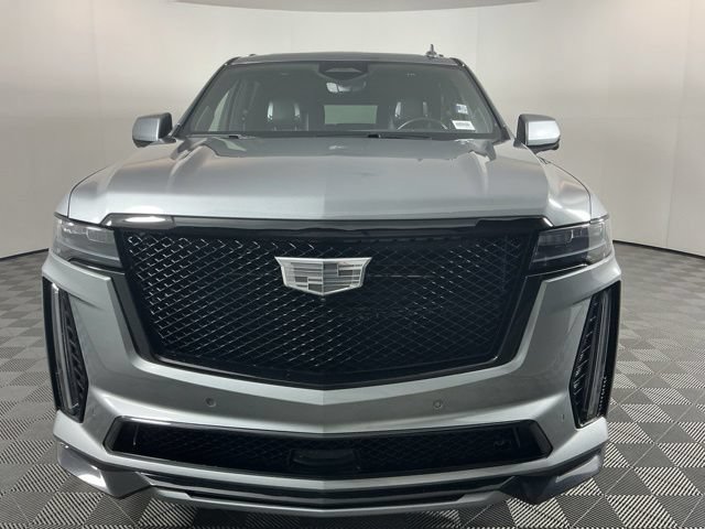 Used 2023 Cadillac Escalade ESV V w/ LPO, Floor Liner Package AWD/4WD image 2