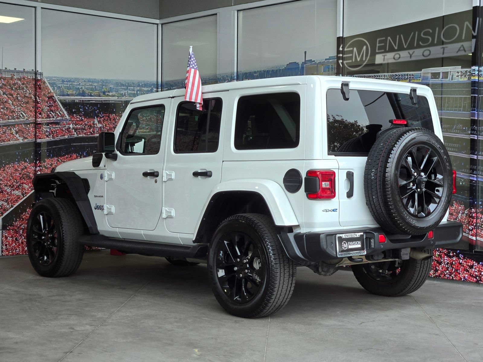 Used 2021 Jeep Wrangler Unlimited Sahara w/ Cold Weather Group AWD/4WD image 6