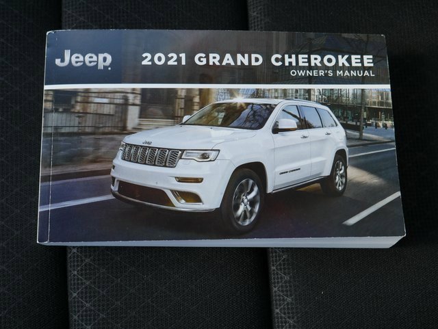 Used 2021 Jeep Grand Cherokee Laredo image 28