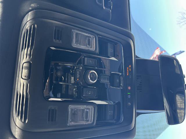 New 2026 Chevrolet Suburban High Country AWD/4WD image 21