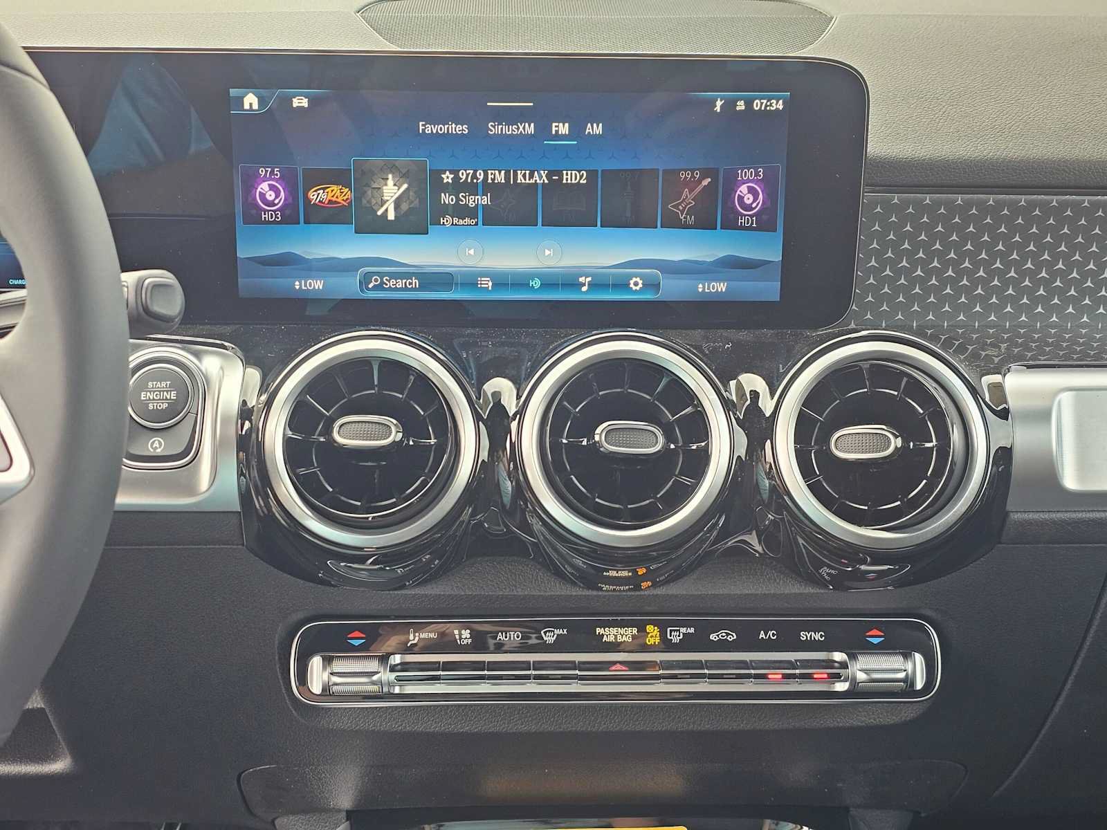 New 2026 Mercedes-Benz GLB 250 image 25