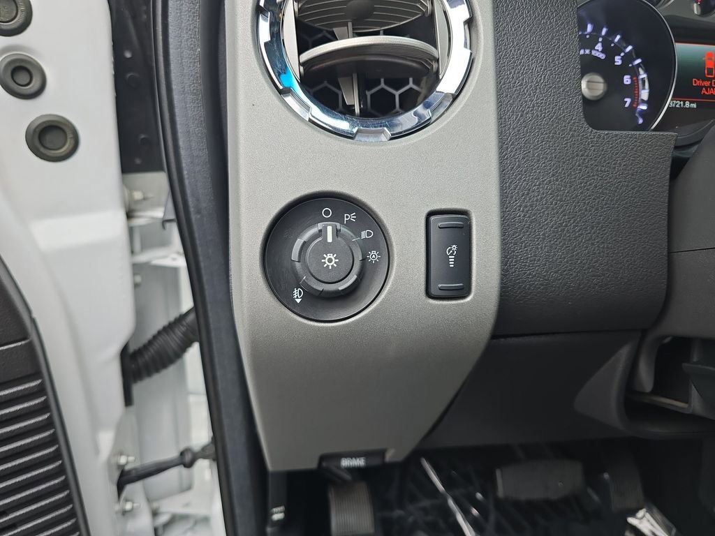 Used 2015 Ford F250 Lariat w/ Camper Package image 19