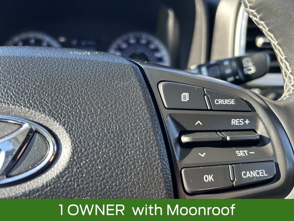 Used 2022 Hyundai Venue SEL image 22