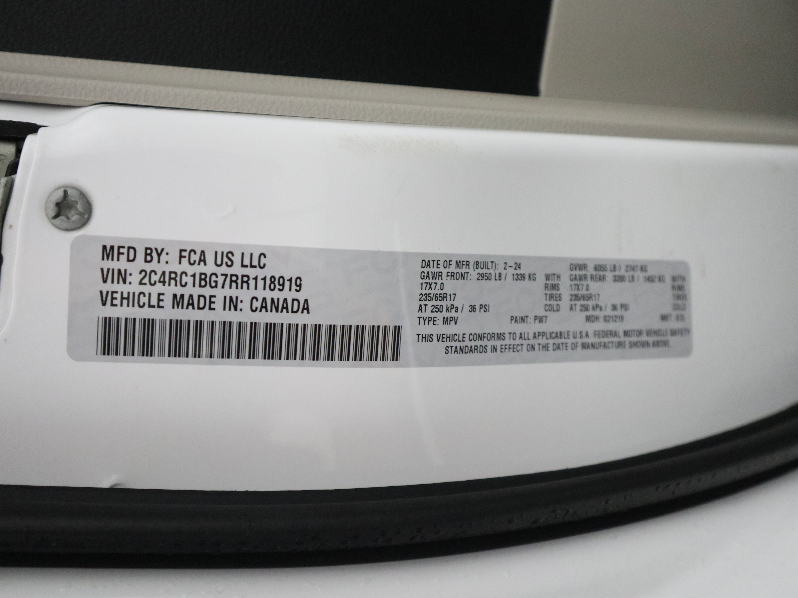 Used 2024 Chrysler Pacifica Touring-L FWD image 37