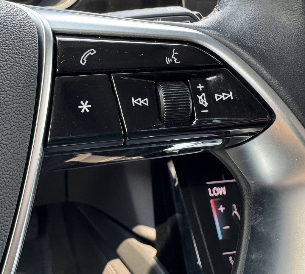 Used 2019 Audi e-tron Premium Plus AWD/4WD image 22