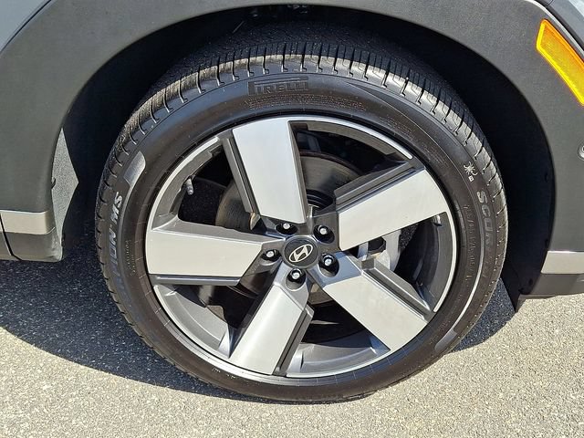 Used 2025 Hyundai Santa Fe Limited AWD/4WD image 8