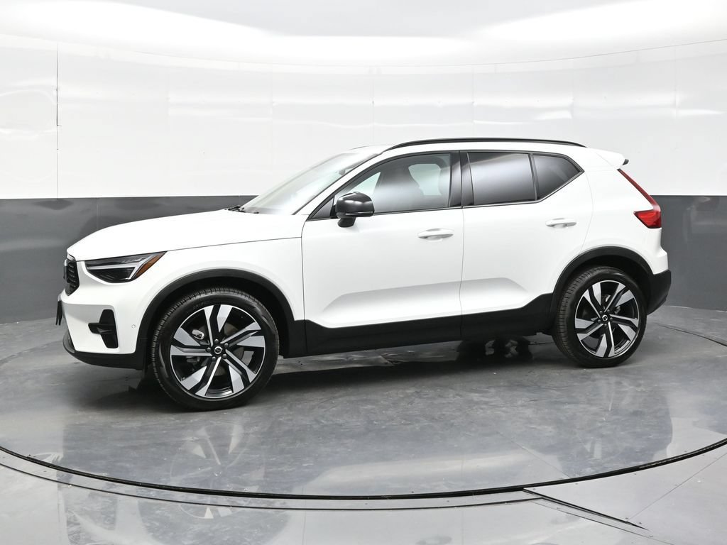 New 2026 Volvo XC40 B5 Ultra w/ Climate Package AWD/4WD image 3