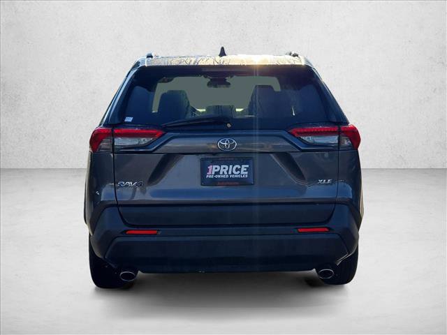 Used 2019 Toyota RAV4 XLE w/ Convenience Package FWD image 7