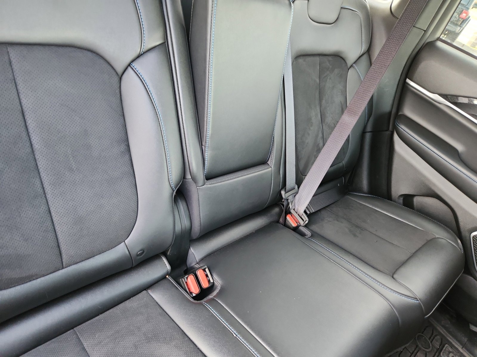 Used 2024 Jeep Grand Cherokee Trailhawk image 18