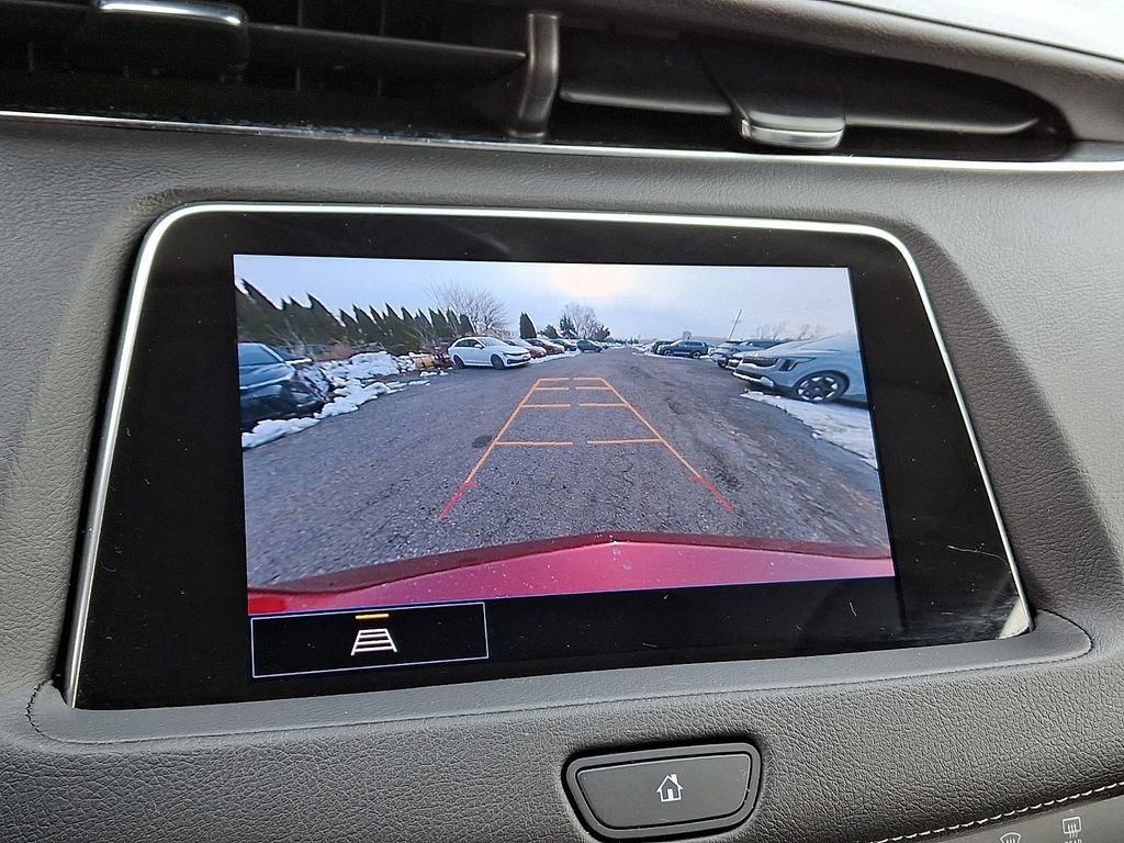 Used 2023 Cadillac XT4 Luxury w/ Cold Weather Package image 17