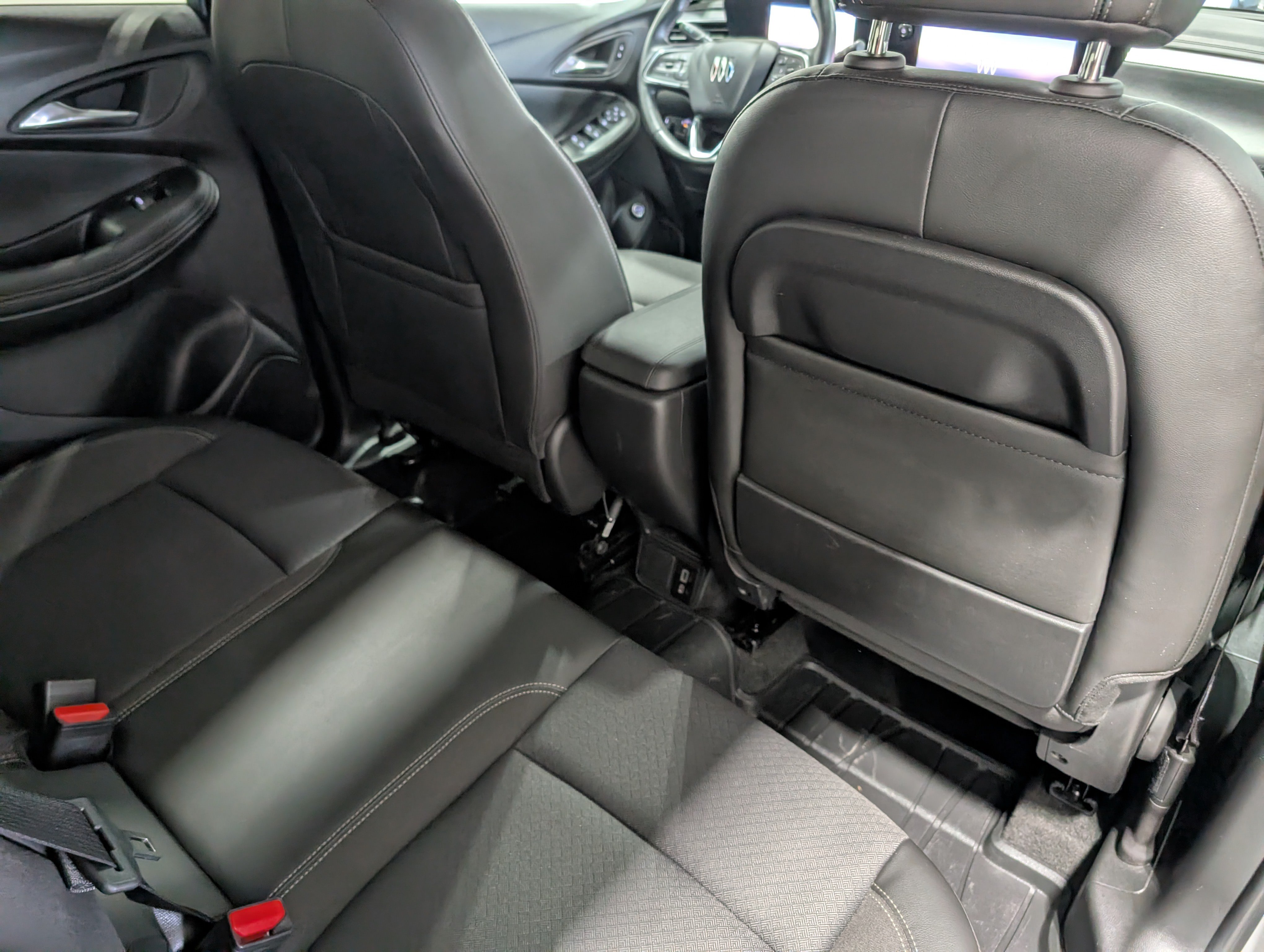 Used 2020 Buick Enclave Avenir w/ Avenir Technology Package AWD/4WD image 16