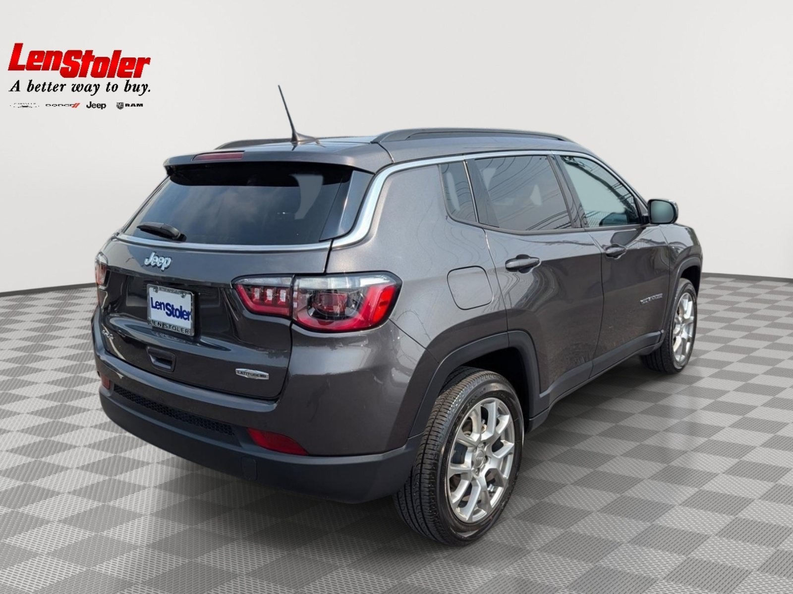 Used 2022 Jeep Compass Latitude w/ Sun and Sound Group AWD/4WD image 5
