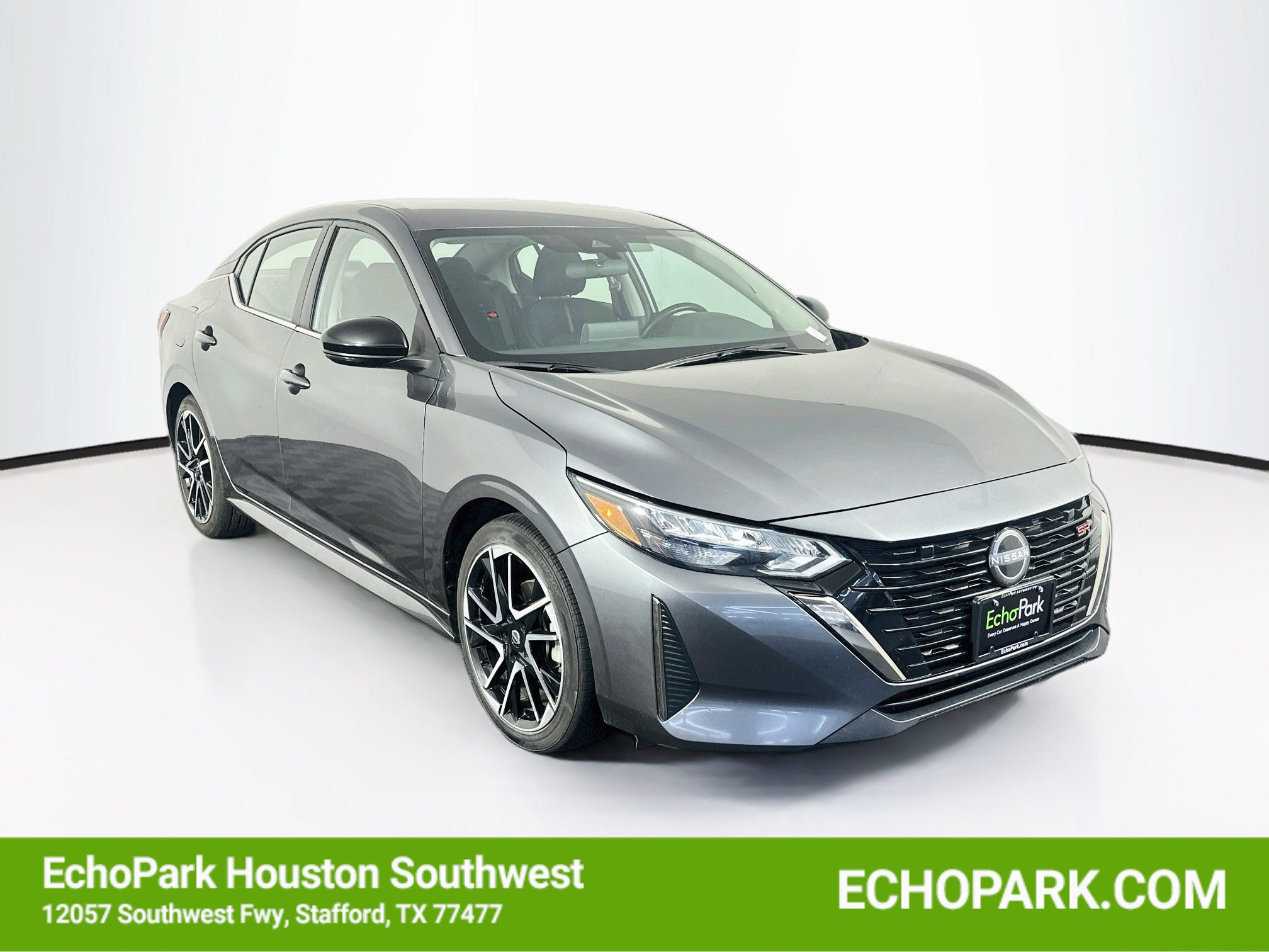 Used 2025 Nissan Sentra SR FWD image 1