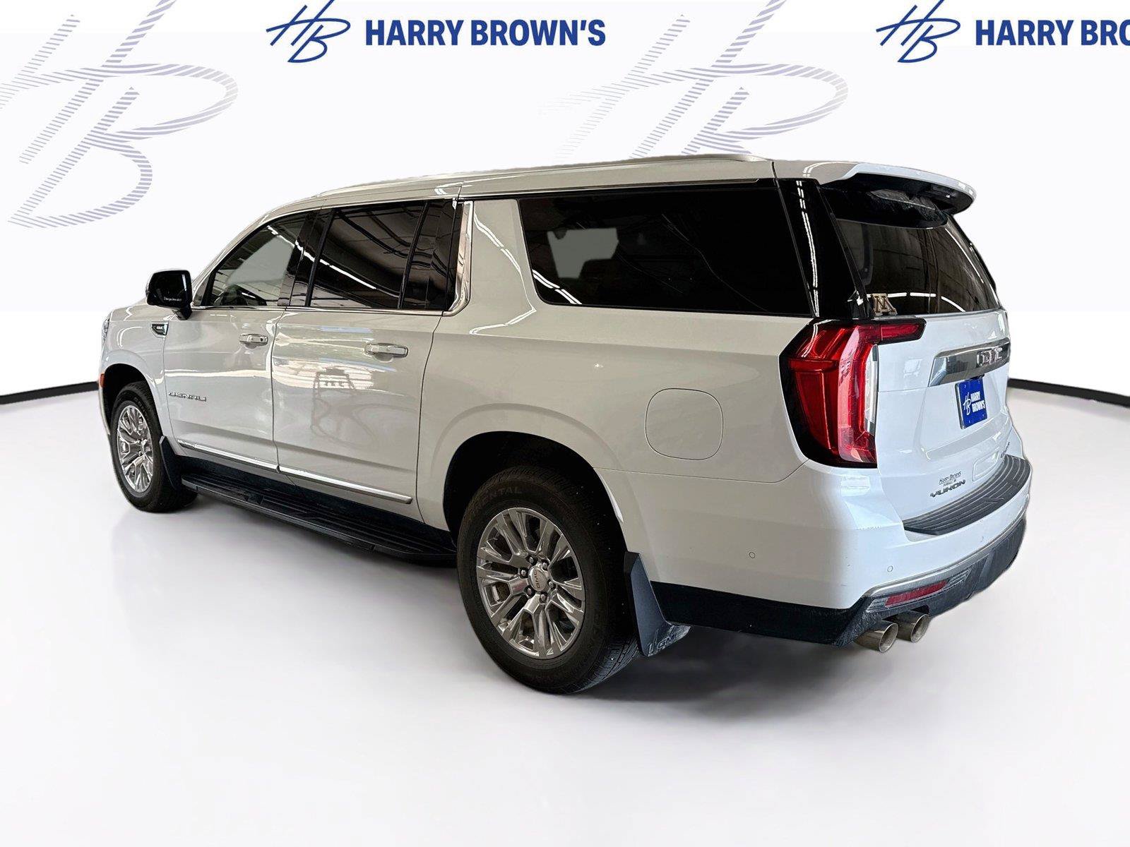 Used 2023 GMC Yukon XL Denali w/ Advanced Technology Package AWD/4WD image 2