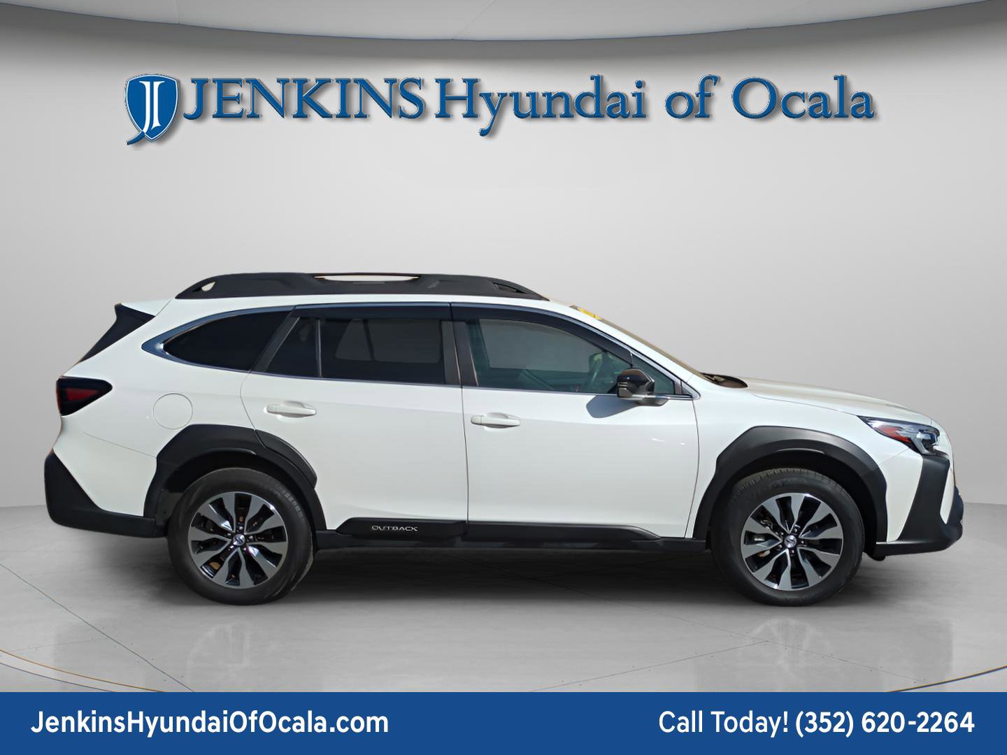 Used 2023 Subaru Outback Limited image 3