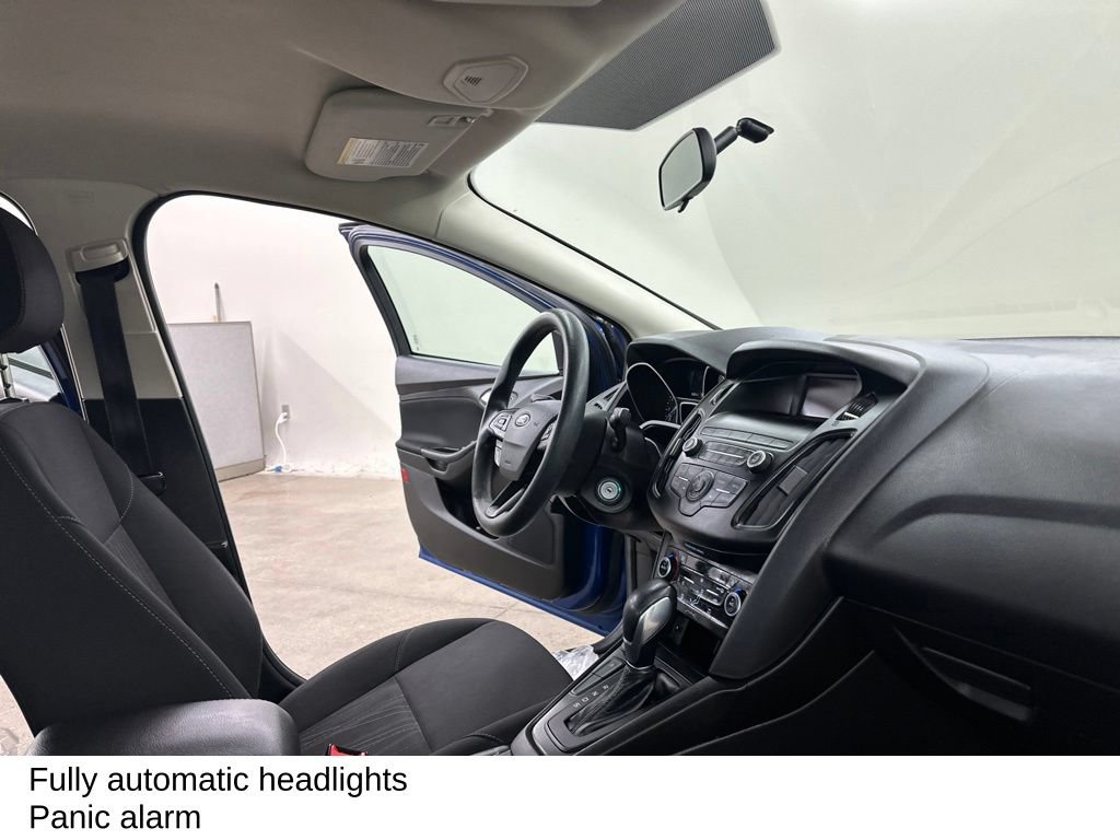 Used 2018 Ford Focus SE w/ SE Appearance Package FWD image 20