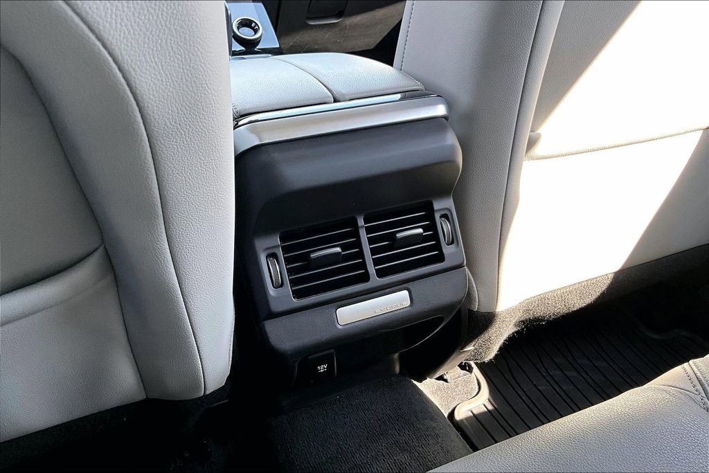 Used 2020 Land Rover Range Rover Evoque SE image 33
