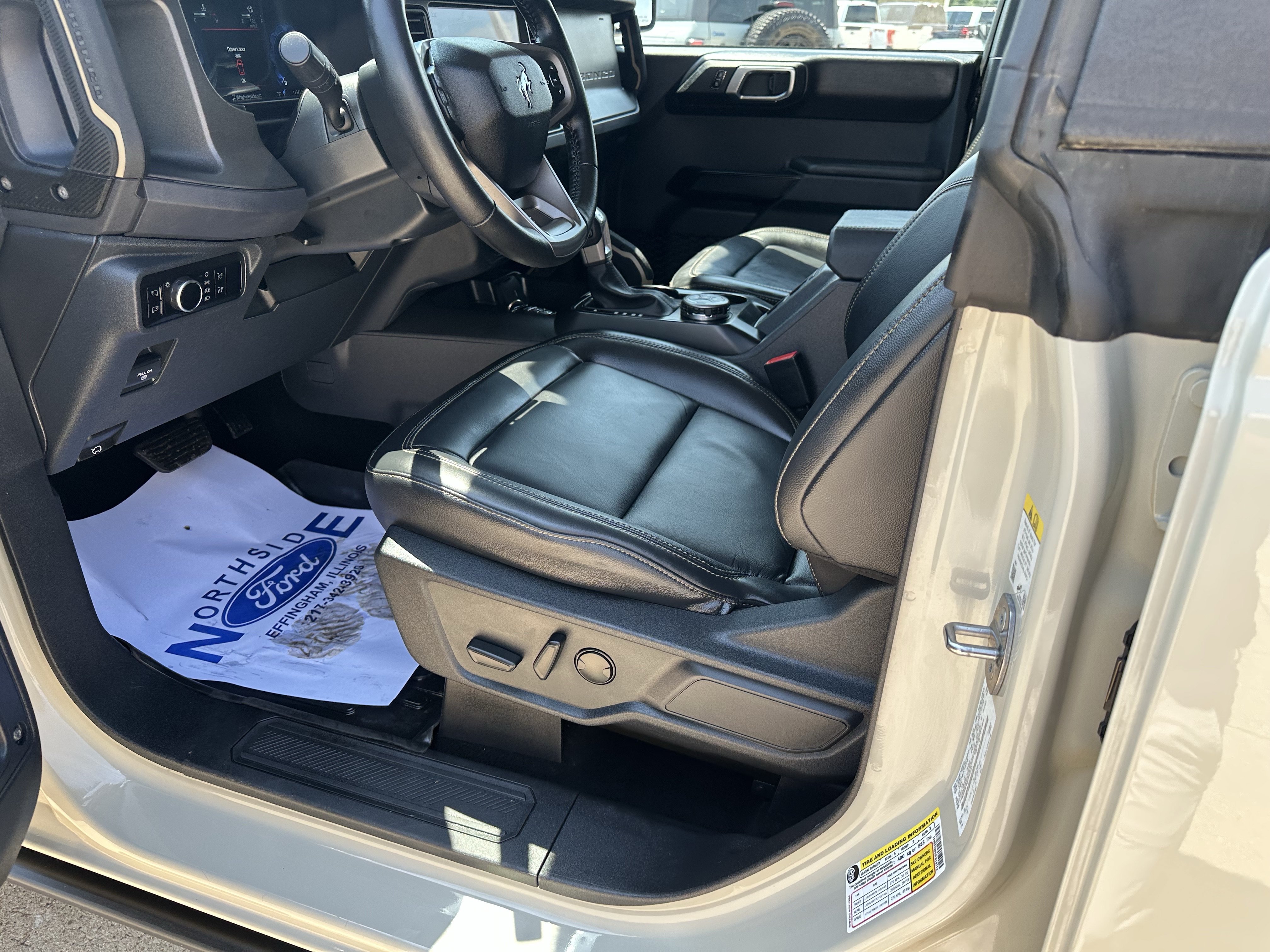 Used 2025 Ford Bronco Badlands AWD/4WD image 18