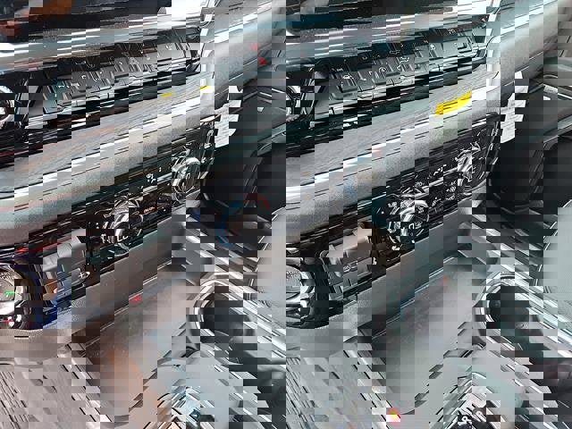 New 2026 GMC Sierra 1500 SLT image 17