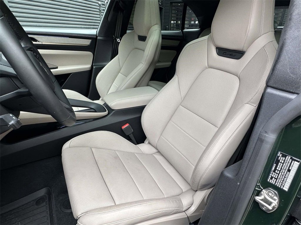 Certified 2024 Porsche Macan Turbo Electric image 5