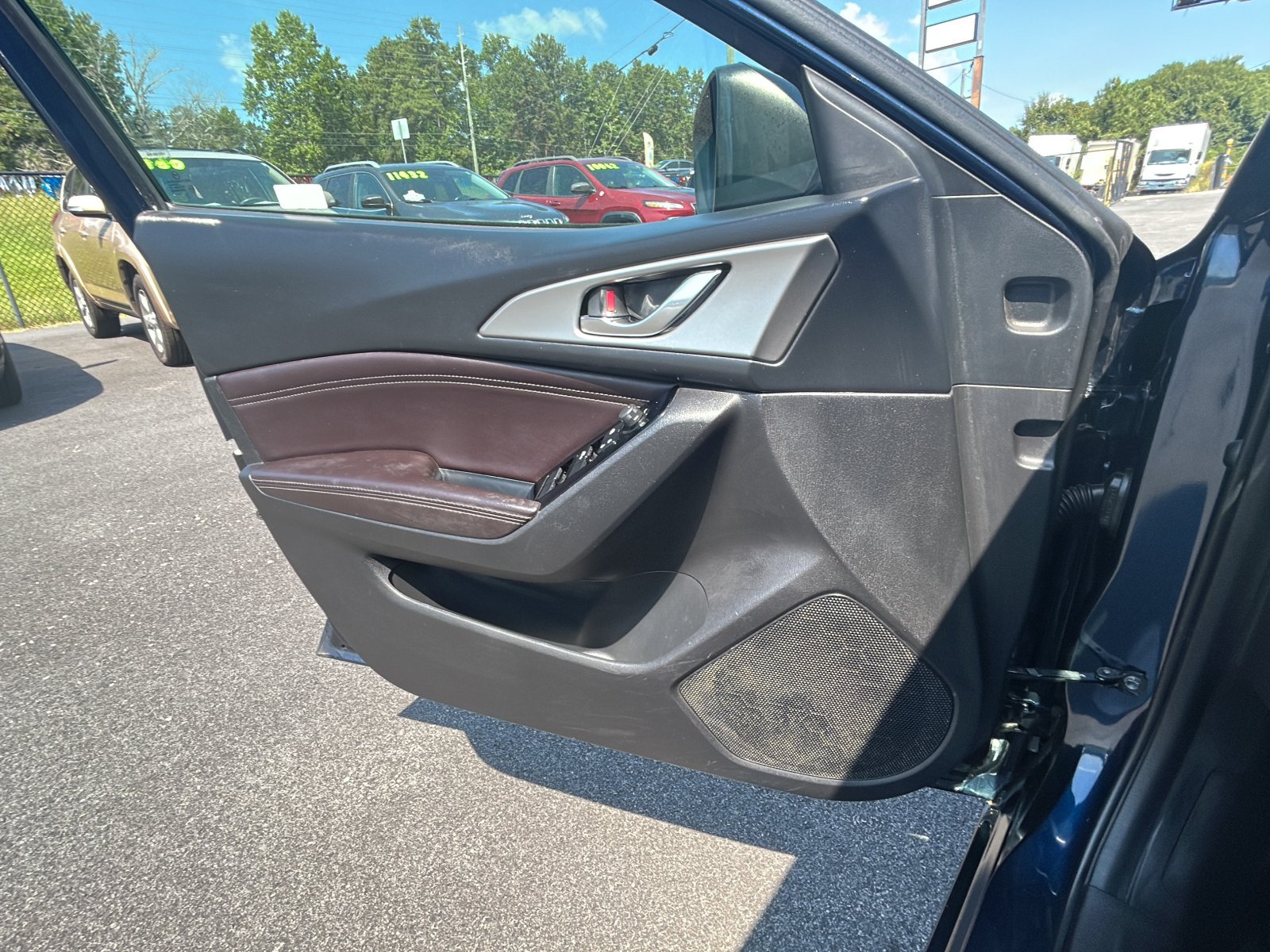 Used 2017 MAZDA MAZDA3 Touring FWD image 18