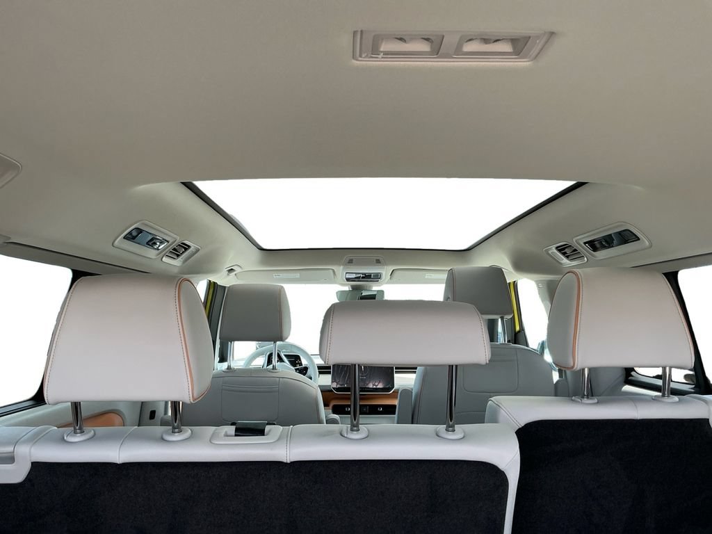 New 2025 Volkswagen ID. Buzz 1st Edition RWD image 21