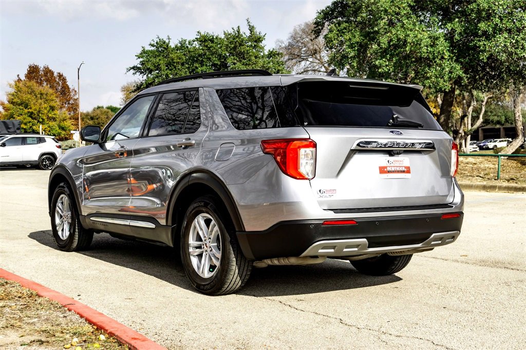 Used 2024 Ford Explorer XLT w/ Equipment Group 202A image 7