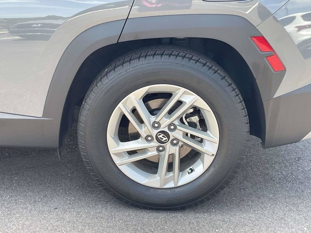 Certified 2025 Hyundai Tucson SE FWD image 27