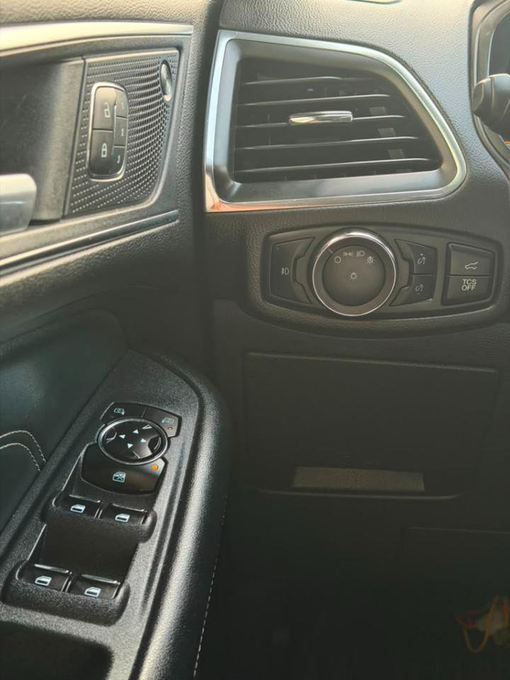 Used 2023 Ford Edge Titanium AWD/4WD image 22