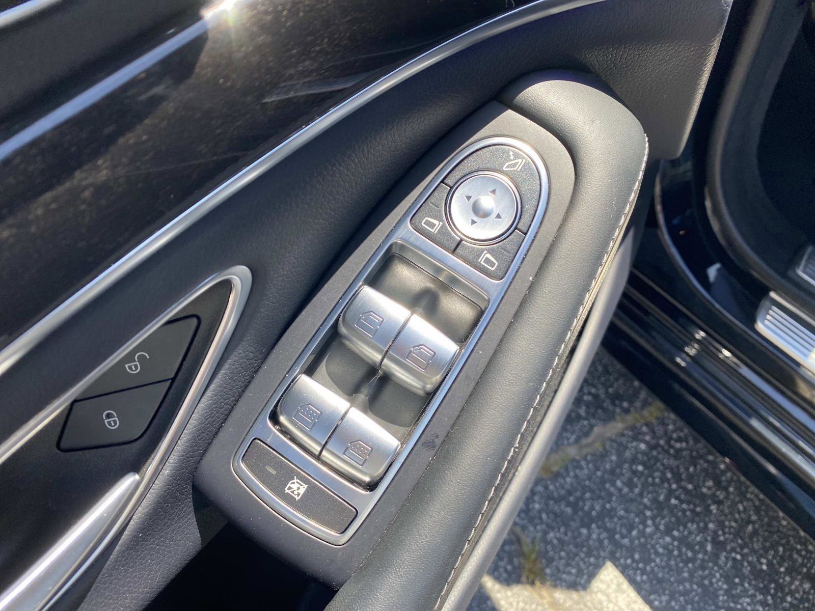 Used 2019 Mercedes-Benz S 560 Sedan image 23