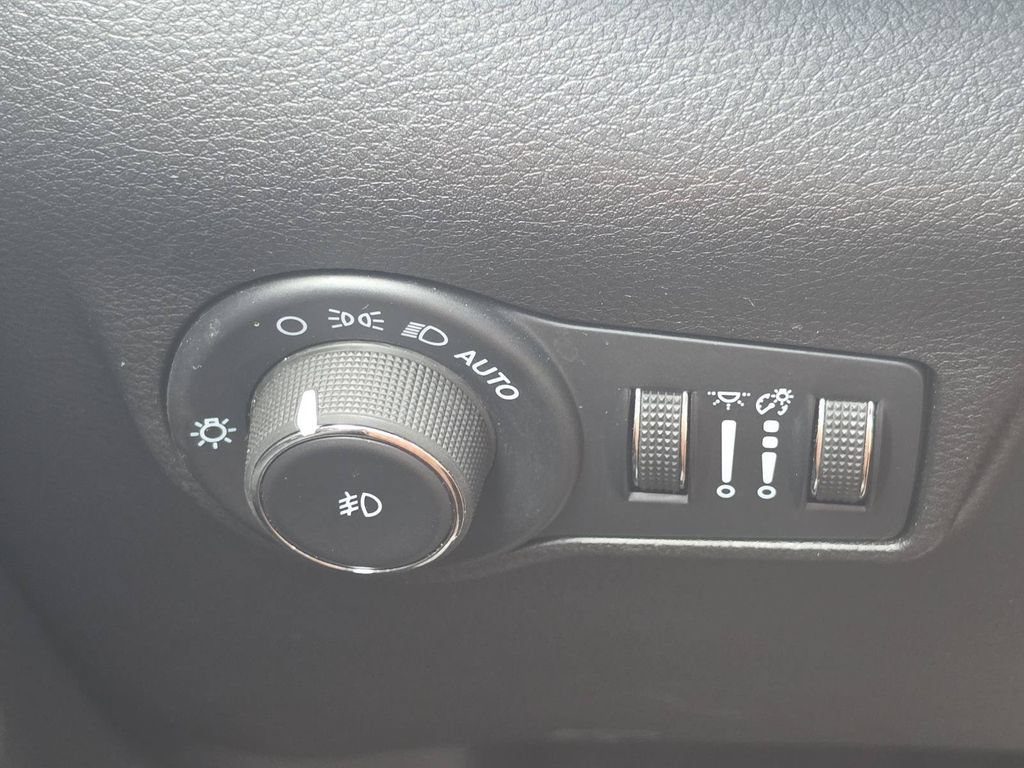 Used 2024 Jeep Compass Limited AWD/4WD image 29