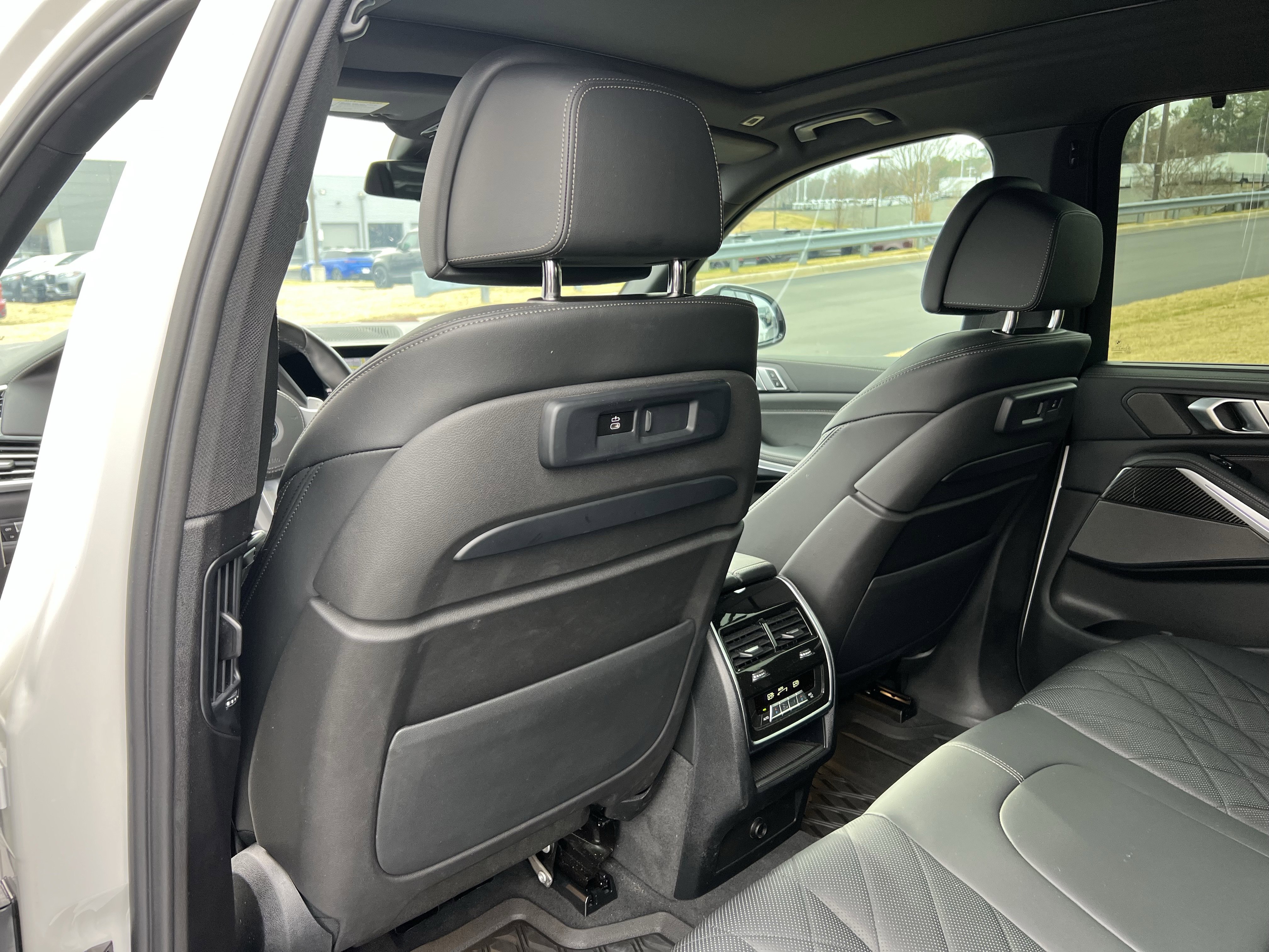 Used 2023 BMW X5 M50i w/ Executive Package image 36